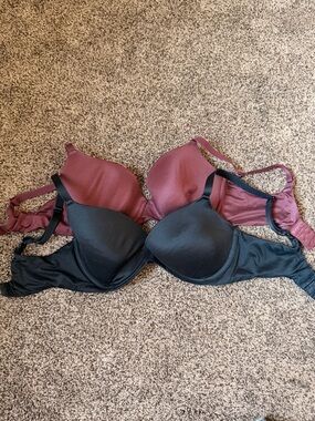 Women’s T-shirt Bras - Black and Burgundy